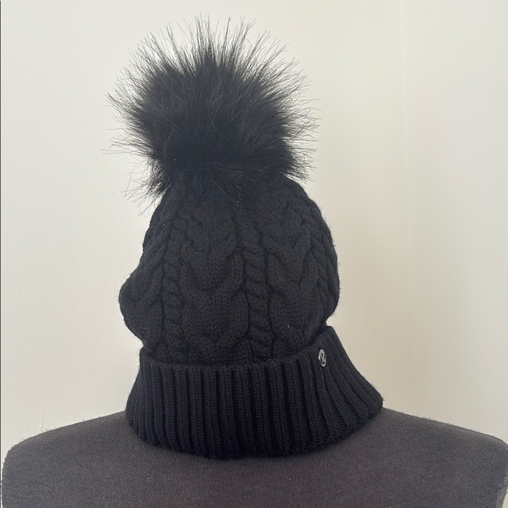 Black lululemon Knit Beanie with Pom Pom